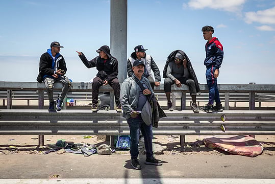 Peru Declares State of Emergency as Migrants Flee Chile Ahead Of Kast Run-Off