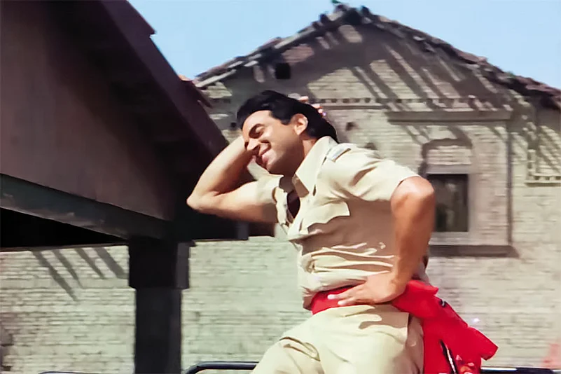 Still from Dharmendra’s film Pratigya