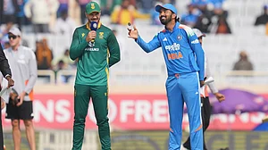 AP/Rafiq Maqbool : IND vs SA 1st ODI Live Cricket Score: India skipper KL Rahul at the toss with South African captain Aiden Markram.