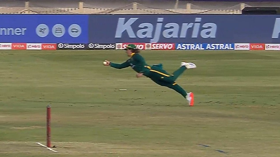 X : Dewald Brevis with an insane catch to dismiss Ruturaj Gaikwad in Ranchi