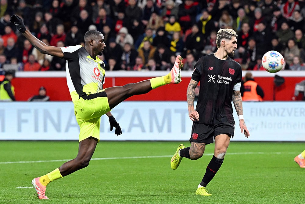 Bayer Leverkusen vs Borussia Dortmund Bundesliga match-Robert Andrich