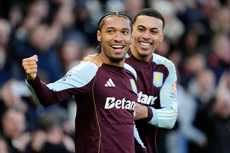 Aston Villa's Boubacar Kamara, foreground, celebrates with Aston Villa's Morgan Rogers after scoring his side's first goal, during the English Premier League soccer match between Aston Villa and Wolverhampton Wanderers, at Villa Park, in Birmingham, England. - | Photo: Nick Potts/PA via AP