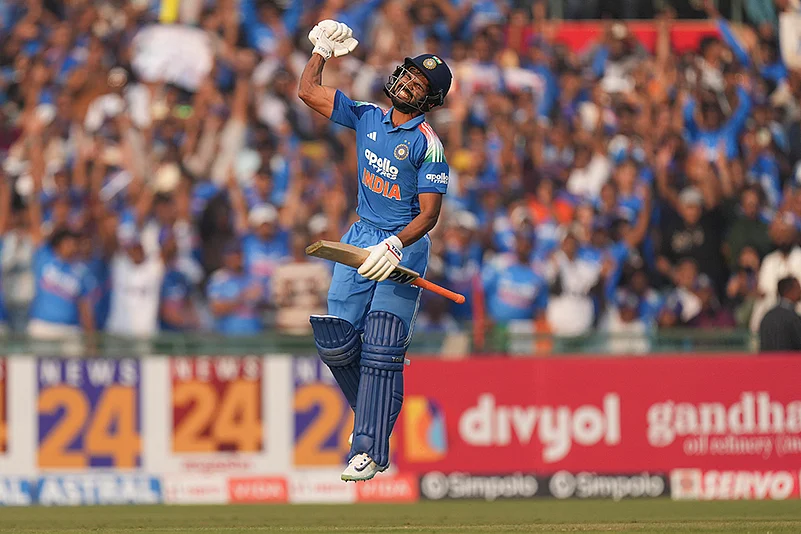 India Vs South Africa 2nd odi Cricket-Ruturaj Gaikwad celebrates century