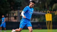 FC Goa 2-0 Mumbai City FC, Live Score, AIFF Super Cup 2025: David Timor's Brace Give Goa Big Lead Against Mumbai X/Mumbai City FC : Mumbai City FC will take on the home team FC Goa in the 2nd semi-final of the AIFF Super Cup 2025 atthe Pandit Jawahar Lal Nehru Stadium in Goa.