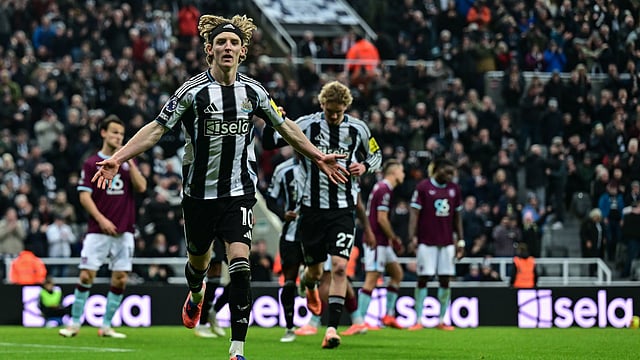 English Premier League 2025-26: Newcastle United Hold On Against 10 Men Burnley To Win 2-1 At St. James' Park