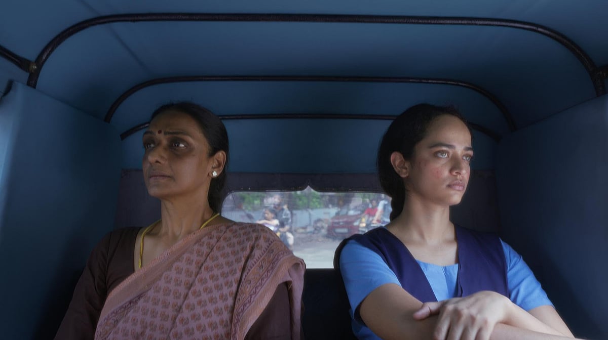 Paavana Mohan (Paravathy) & Ramya (Anjali Sivaraman)