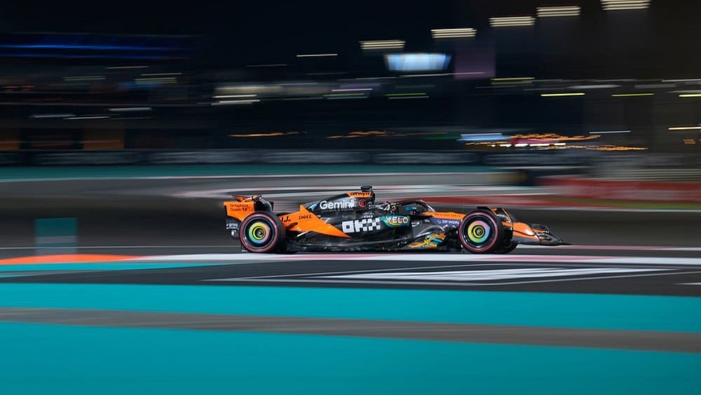 McLaren driver Oscar Piastri of Australia steers his car during the second practice ahead of the Formula One Abu Dhabi Grand Prix at the Yas Marina Circuit in Abu Dhabi, UAE. - | Photo: AP/Altaf Qadri