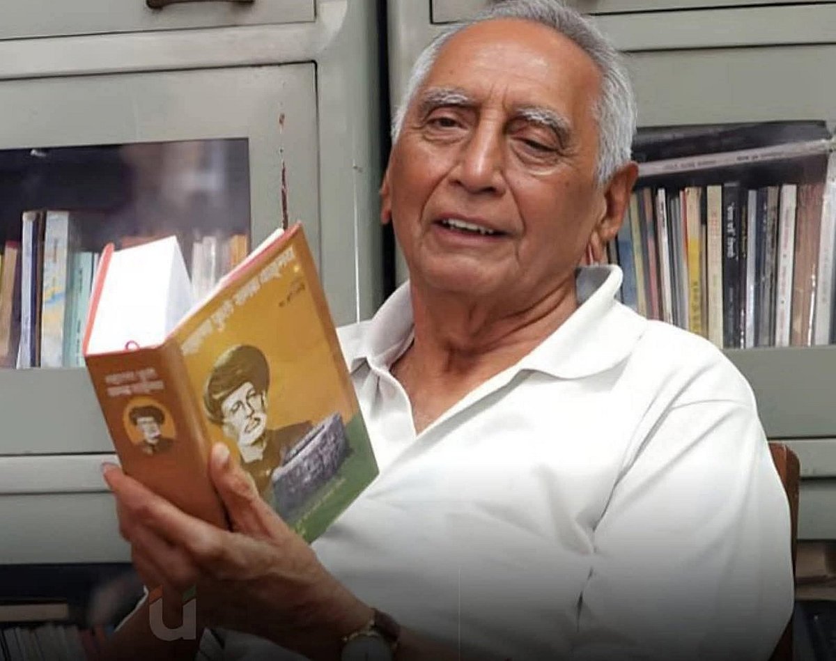 Dr. Baba Adhav's was often seen as Mahatma Phule of this era by many in Maharashtra.  - Internet commons 