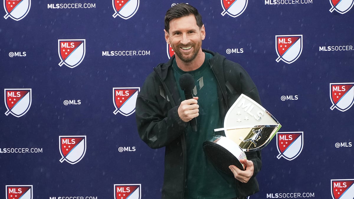 Inter Miami forward Lionel Messi speaks after receiving the MLS MVP Award on December 9, 2025. - | Photo: AP/Marta Lavandier