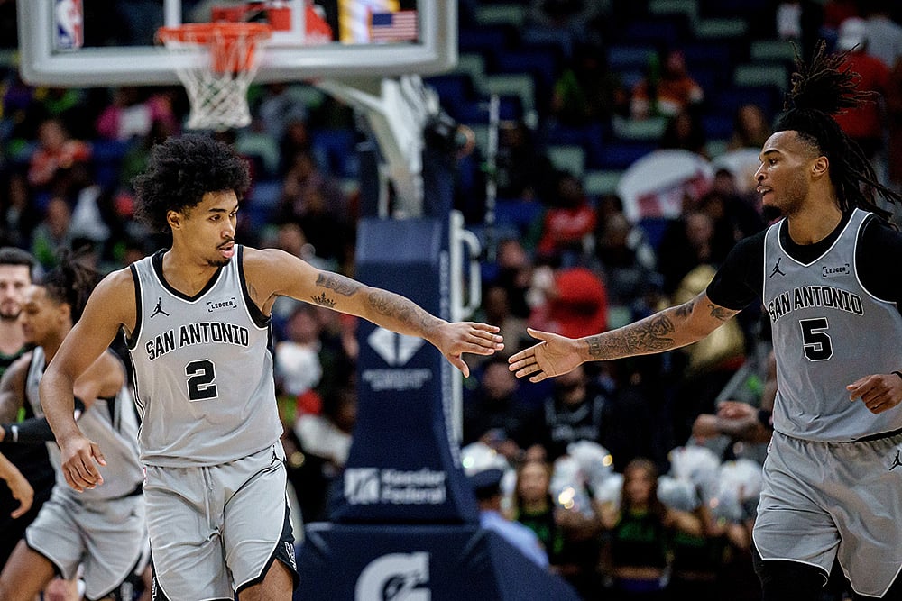 Spurs vs Pelicans NBA 2025 photo-Dylan Harper