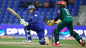 ILT20 : Tom Banton of MI Emirates bats during their ILT20 match against Desert Vipers.
