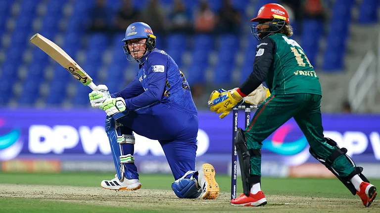 Tom Banton of MI Emirates bats during their ILT20 match against Desert Vipers. - ILT20
