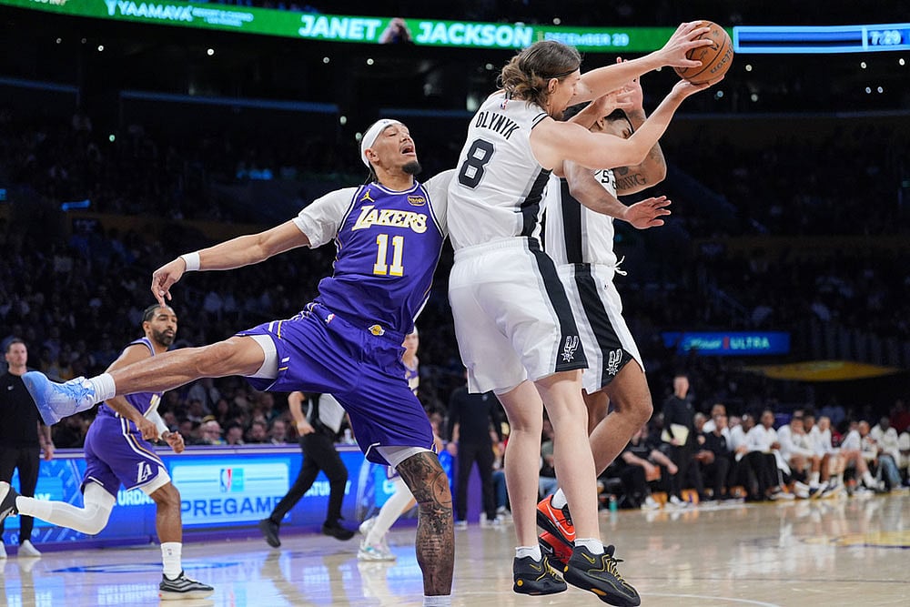 NBA Basketball: San Antonio Spurs vs Los Angeles Lakers