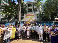 Parents Allege 'Builder-BMC Nexus' As Multiple Marathi Medium Schools Shutdown Priyanka Tupe| Outlook : Citizens and Marathi Abhyas Kendra protested in Mumbai for saving BMC run Marathi schools in November 2025