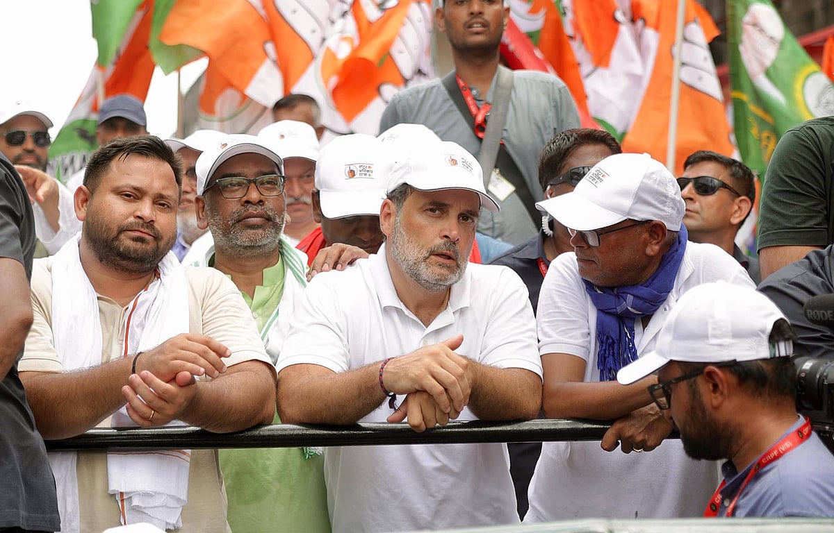 Leader of Opposition in the Lok Sabha and Congress leader Rahul Gandhi with RJD leader Tejashwi Yadav, Jharkhand Chief Minister Hemant Soren during Voter Adhikar Yatra  - IMAGO/Hindustan Times