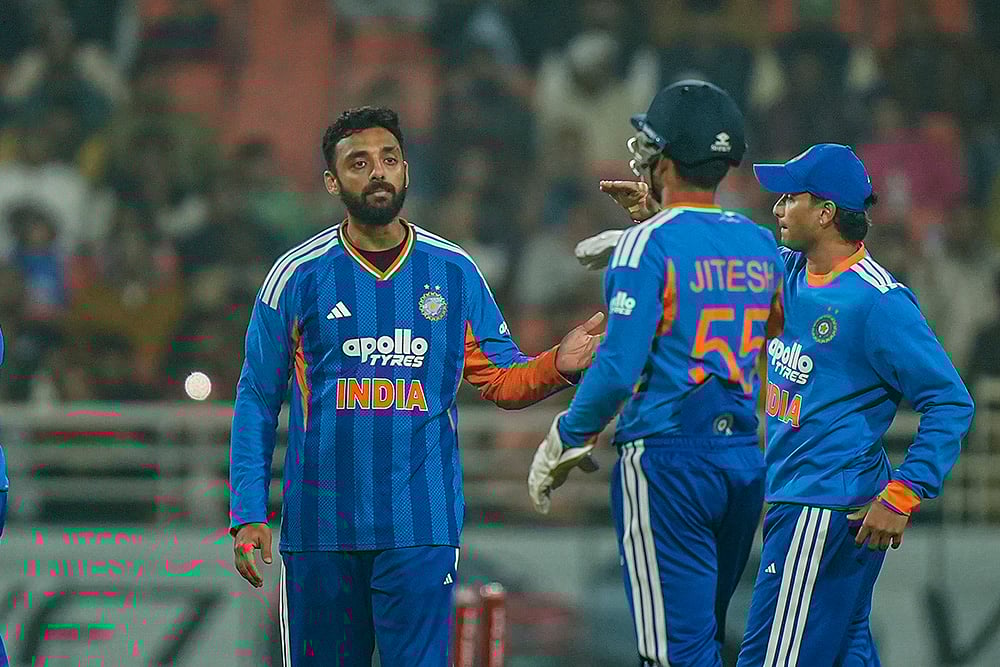 India vs South Africa 2nd T20I Cricket match-Varun Chakravarthy