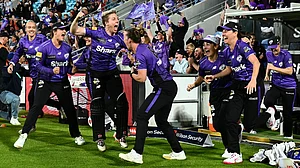 X/WBBL : Hobart Hurricanes celebrate their win over Perth Scorchers in the Women's Big Bash League 2025 final.