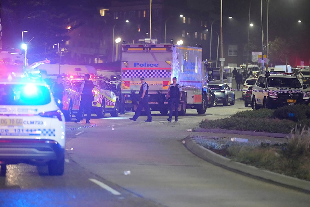Mass Shooting In Sydneys Famed Bondi Beach-