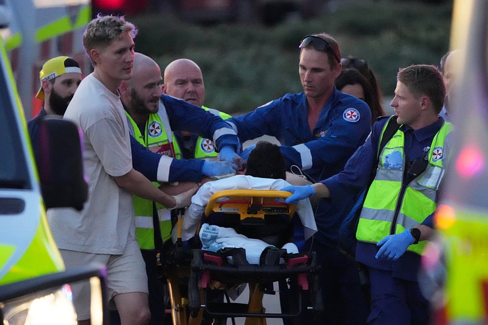 Mass Shooting In Sydneys Famed Bondi Beach-3