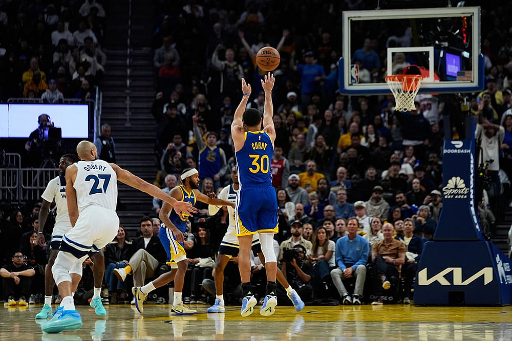 Minnesota Timberwolves vs Golden State Warriors NBA game-Stephen Curry