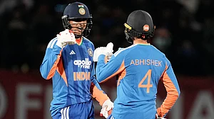 | Photo: AP/Ashwini Bhatia : India's Shubman Gill, left, and Abhishek Sharma greets each other during the third T20 cricket match between India and South Africa in Dharamshala, India, Sunday, Dec. 14, 2025.