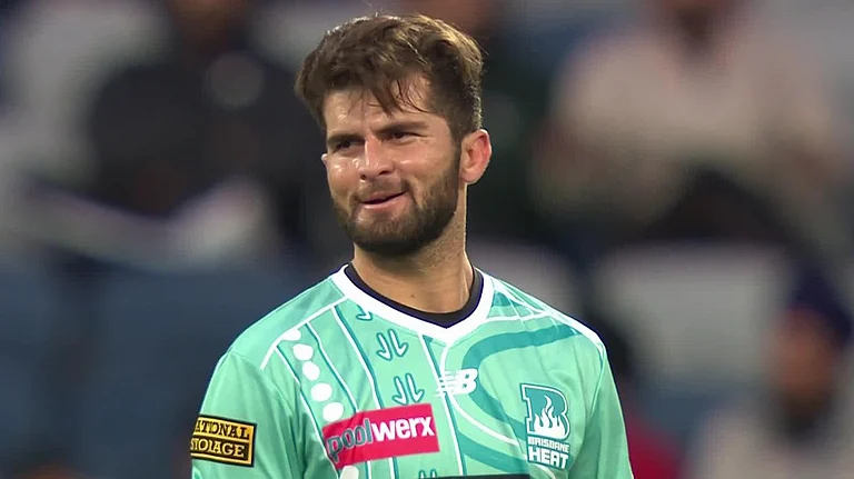 Pakistan fast bowler Shaheen Shah Afridi made a lacklustre Big Bash League debut, playing for Brisbane Heat. - X/BBL