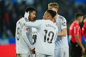 | Photo: AP/Miguel Oses : Real Madrid's Kylian Mbappe, centre, celebrates with Jude Bellingham after the Spanish La Liga soccer match between Alaves and Real Madrid in Vitoria-Gasteiz, Spain.