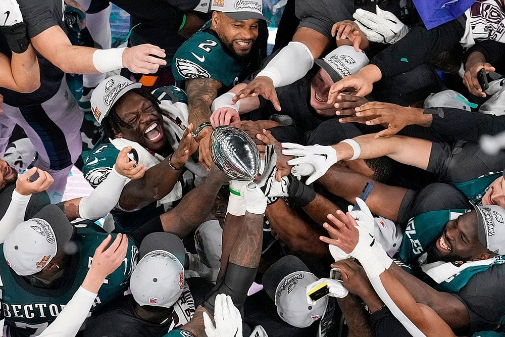 Year-Ender 2025 Best Sports-Philadelphia Eagles players celebrate
