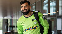 Hobart Hurricanes Vs Sydney Thunder Live Streaming, Big Bash League 2025-26: Toss Update, Playing XIs | Photo: X/ThunderBBL : Sydney Thunder's Shadab Khan arriving for training ahead of the Big Bash League match against Hobart Hurricanes on December 16, 2025.