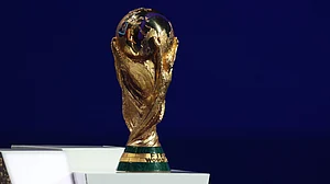 | Photo: AP/Dan Mullan : FIFA World Cup trophy is displayed during the draw for the World Cup 2026 at the Kennedy Center in Washington, Friday, Dec. 5, 2025.