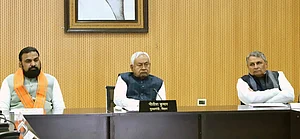 IMAGO / Hindustan Times : Bihar Chief Minister Nitish Kumar with Deputy Chief Minister Samrat Choudhary holding review meeting of paddy procurement at Samwad on December 5, 2025 in Patna, India.