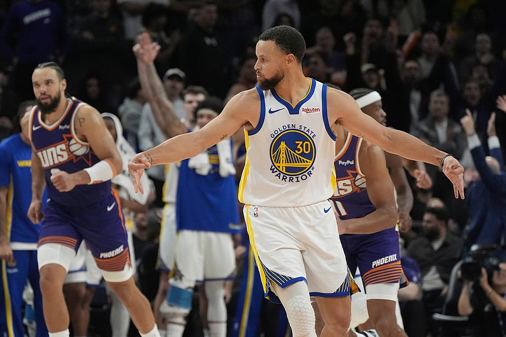 Phoenix Suns Vs Golden State Warriors NBA game-Stephen Curry