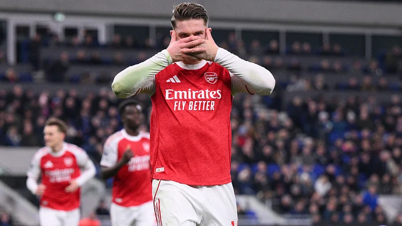 Viktor Gyokeres Penalty Sends Gunners Back To Top