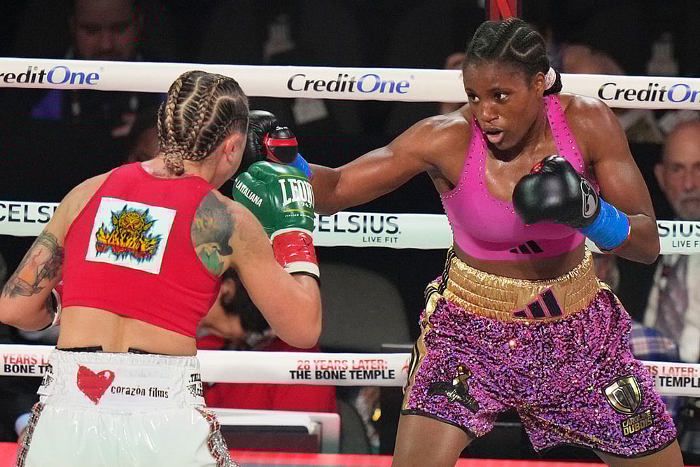 WBC Lightweight World Title Fight: Camila Panatta vs Caroline Dubois
