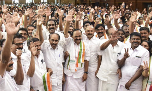 A .S SATHEESH KOCHI : Leader of Opposition in Kerala Assembly V.D. Satheesan, centre, with party leaders during a programme organised to celebrate party's success in the recently held Kerala local body elections, in Kochi,