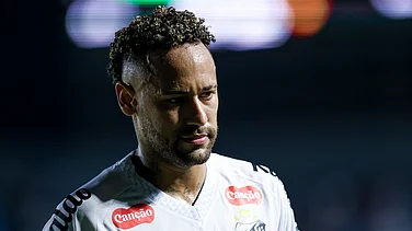 Neymar Undergoes Knee Surgery After Conclusion Of Brazilian Serie A Season