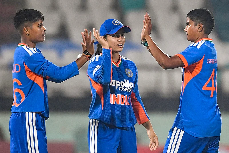 IND W vs SL W 1st T20I Cricket-Kranti Gaud