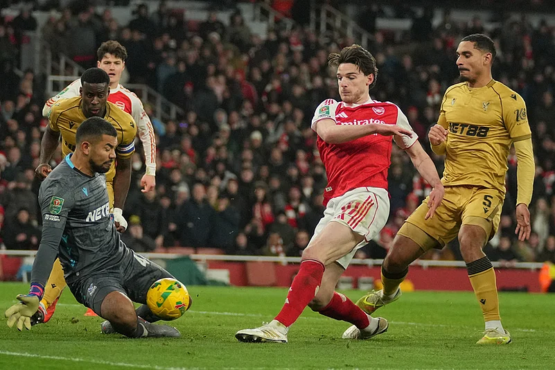 Arsenal vs Crystal Palace EFL Cup 2025-26 Quarter-Final-Walter Benitez