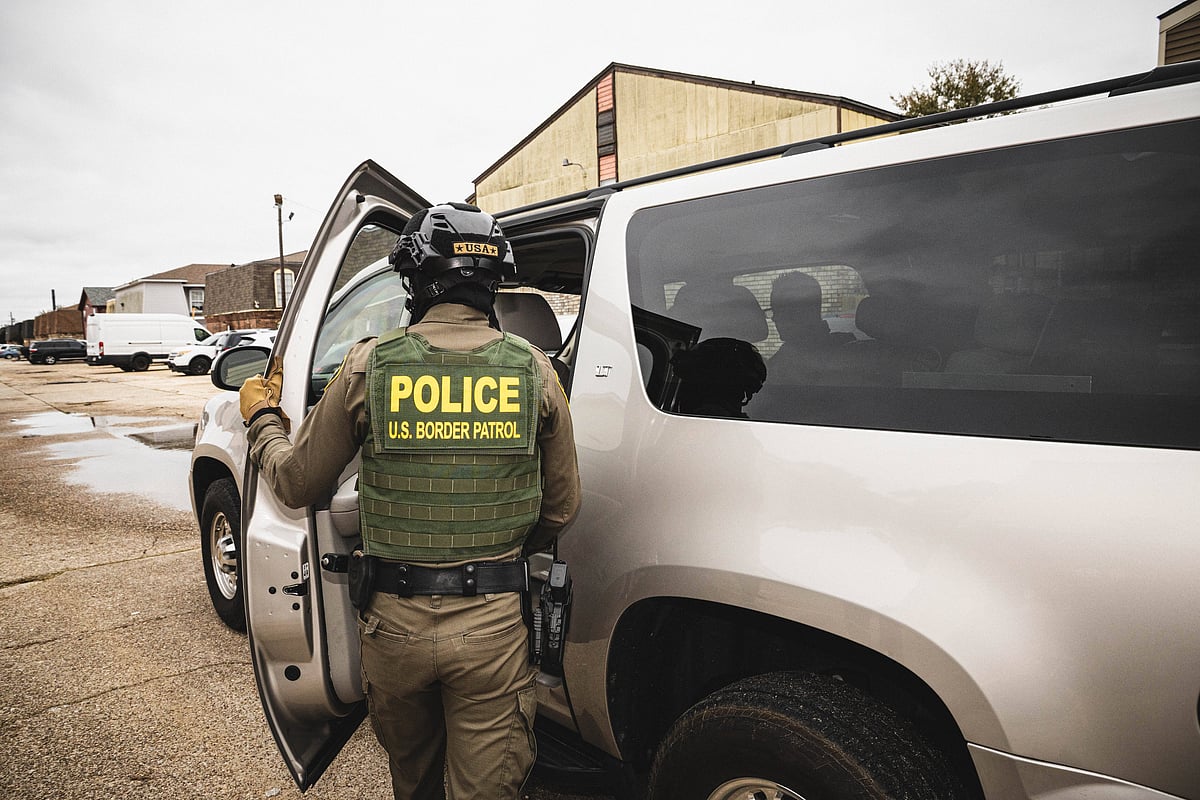 On the first day of Operation Highway Sentinel, Indio personnel apprehended one Indian and one Tajik national.  - IMAGO / ZUMA Press Wire