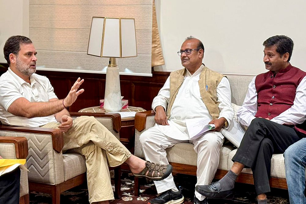 Rahul Gandhi meets Vaishya Samaj members