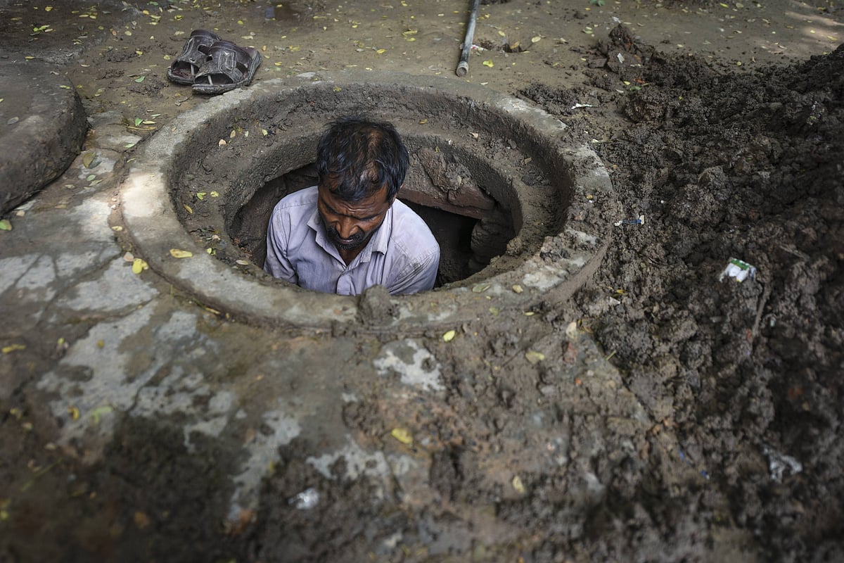 Manual scavenging indi