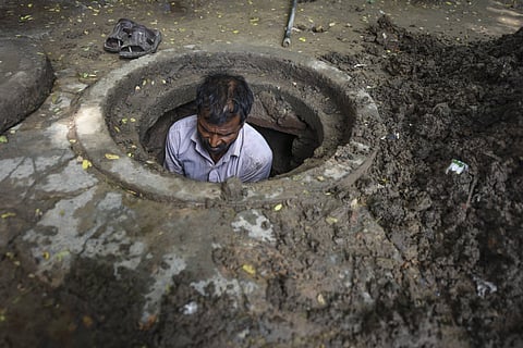 Manual scavenging indi