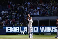 AUS Vs ENG, 4th Ashes Test Day 2: Josh Tongue’s Five-For Sets Up England’s Melbourne Victory | Photo: AP/Hamish Blair : England's Ben Stokes applauds the crowd after England defeated Australia on Day 2 of their Ashes cricket test match in Melbourne.