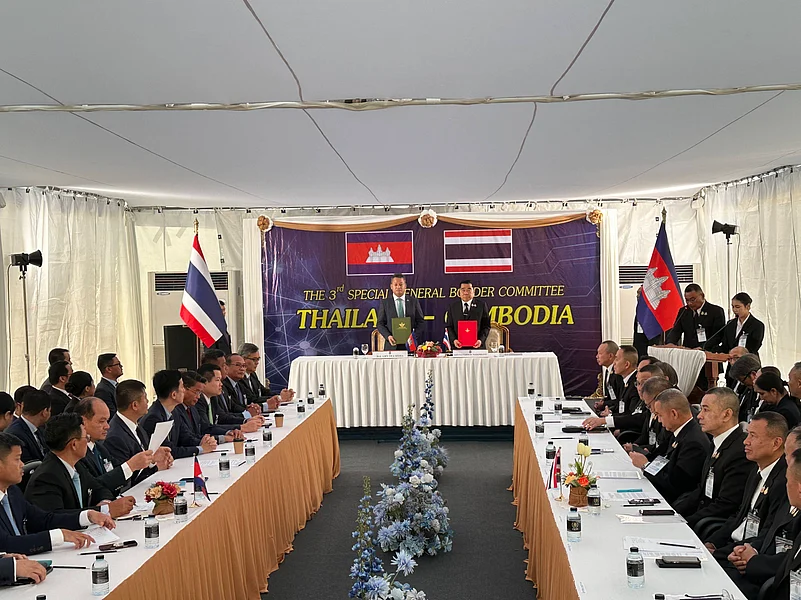 Thailand Cambodia ceasefire agreement
Thailand–Cambodia ceasefire
Thailand Cambodia border clashes