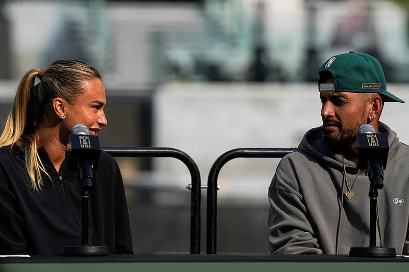 Aryna Sabalenka Vs Nick Kyrgios Emirates Battle of the Sexes Tennis-8