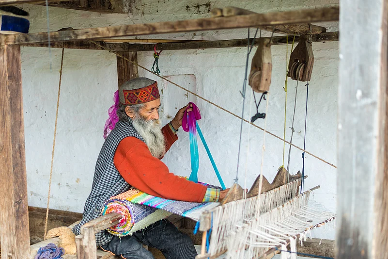 At HIM MSME Fest 2026, Watch The Journey Of Silk