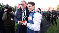 Former Premier League Manager Harry Redknapp’s Horse Wins King George VI Chase | Photo: PA/John Walton via AP : Ben Jones, right, celebrates with Harry Redknapp after The Jukebox Man wins the Ladbrokes King George VI Chase during day one of the Ladbrokes Christmas Festival at Kempton Park Racecourse, Sunbury-on-Thames, England, Friday Dec. 26, 2025.