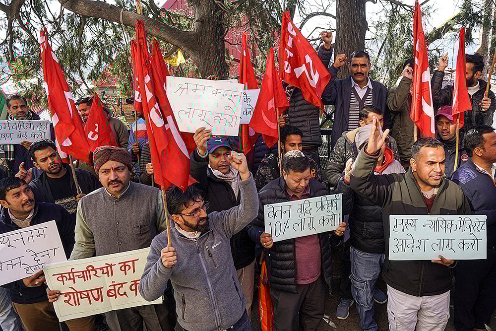 108, 102 ambulance employees strike in HP