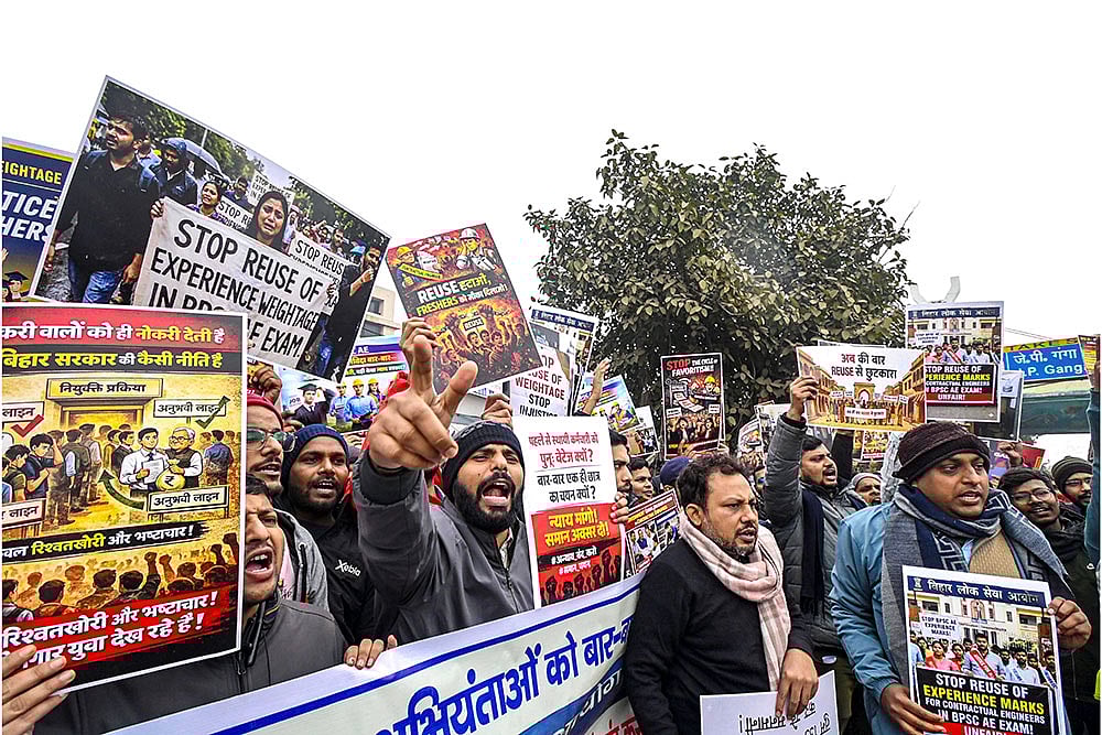 BPSC aspirants protest in Patna