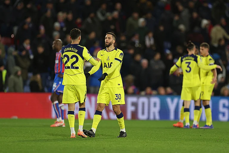 Tottenham's Brennan Johnson, left, and Rodrigo Bentancur celebrate after the English Premier League soccer match between Crystal Palace and Tottenham Hotspur in London. - | Photo: AP/Ian Walton